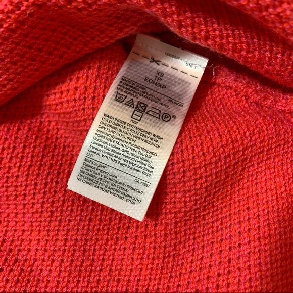 Gap Sweater - Picture 4 of 7